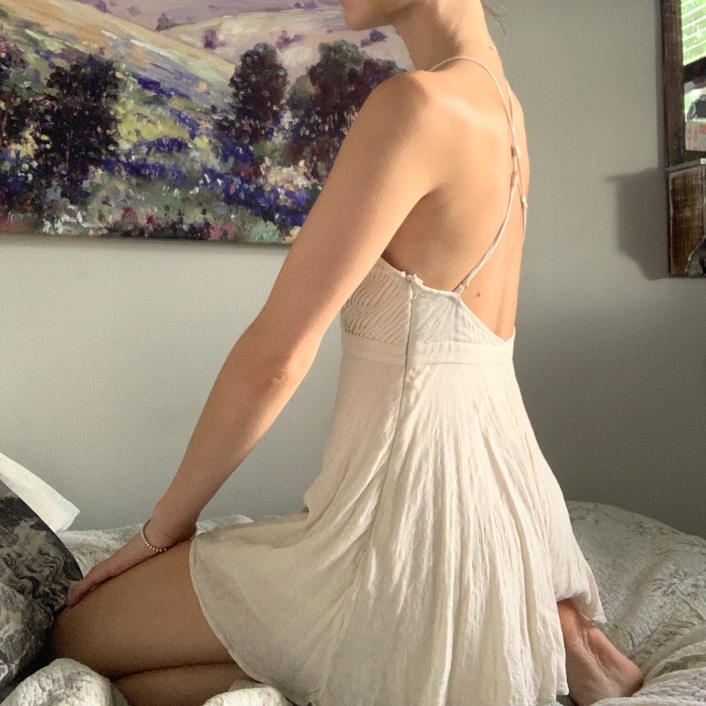 Urban Outfitters Cream Romper - Picture 2 of 3